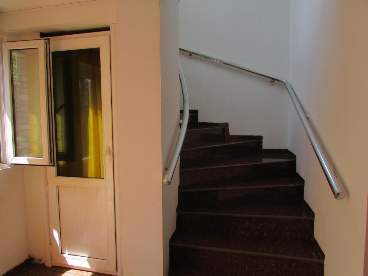 Albergue Jesis Batumi Exterior foto